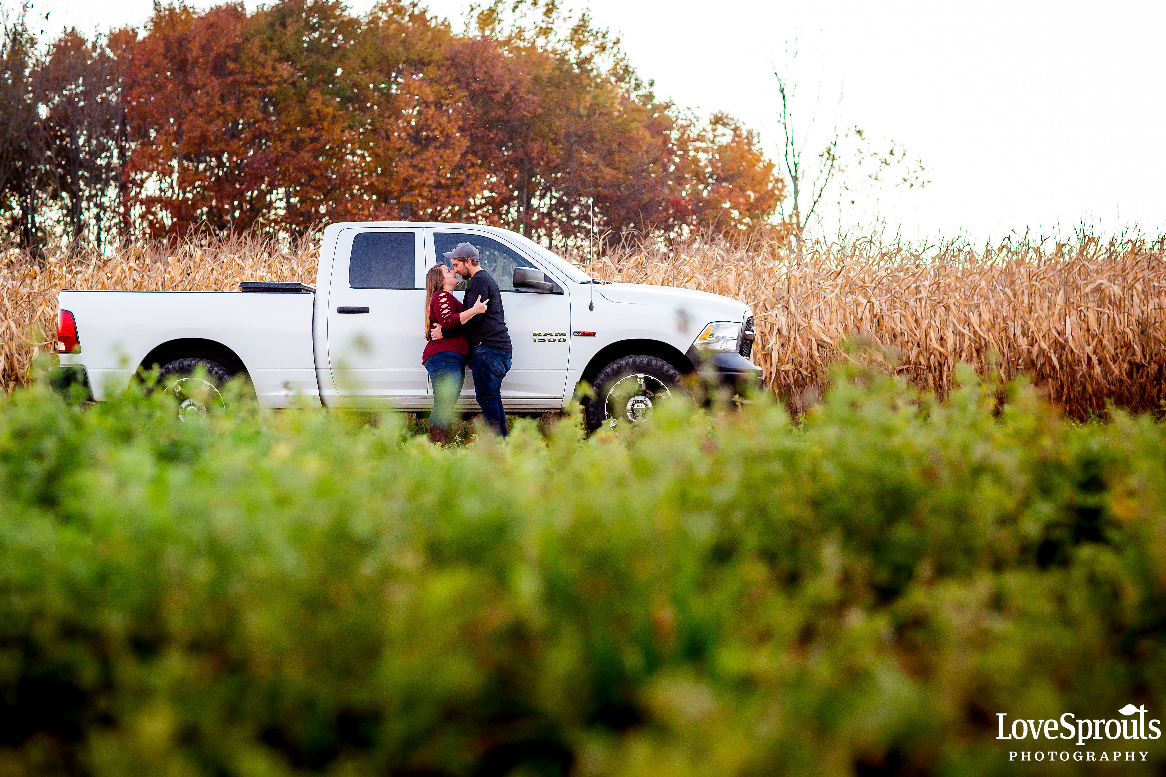 New Dundee Wedding Photographers – Monica & Jeremy – Family Farm