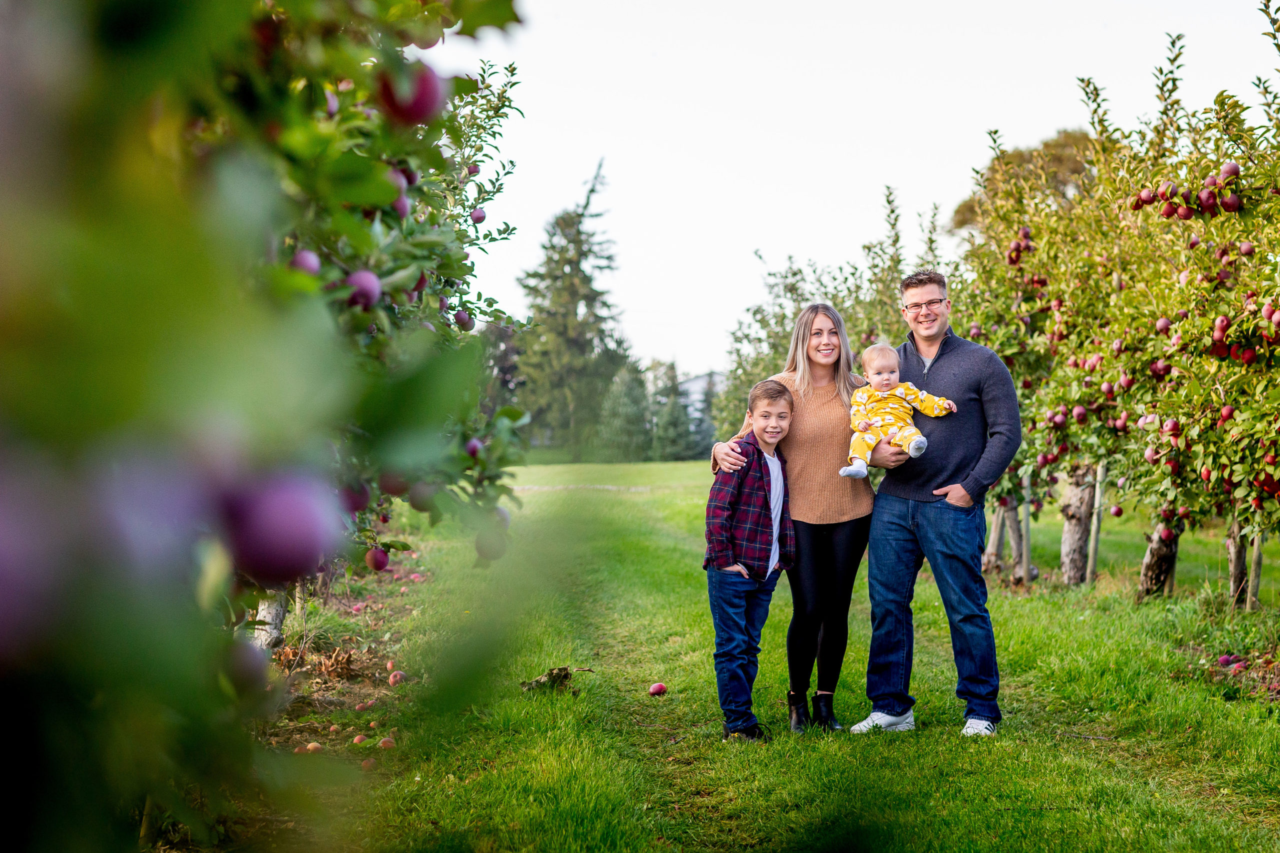 Lucan Family Photographers – Sims Family – Crunicuns Apple Orchard