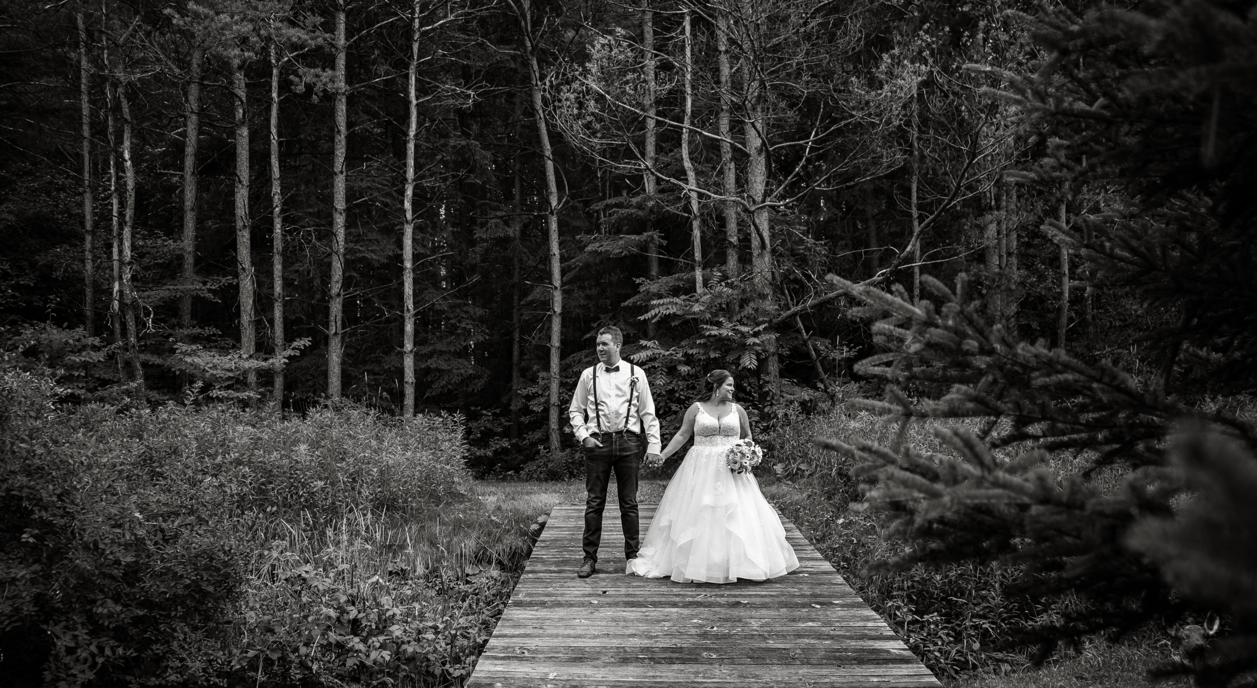 Kitchener Wedding Photographers – Julie & Matt – Backyard Wedding